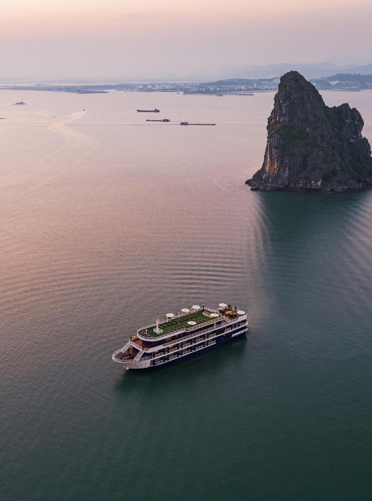 Hotel Halong Dragon Bay Cruise Ha Long Exteriér fotografie