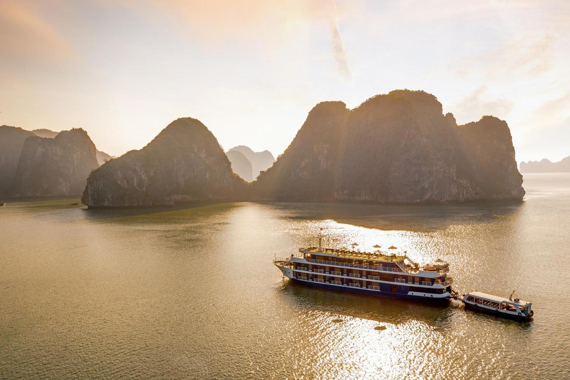 Hotel Halong Dragon Bay Cruise Ha Long Exteriér fotografie
