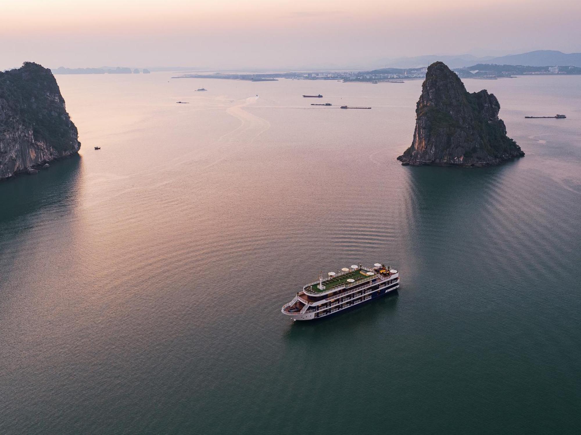 Hotel Halong Dragon Bay Cruise Ha Long Exteriér fotografie
