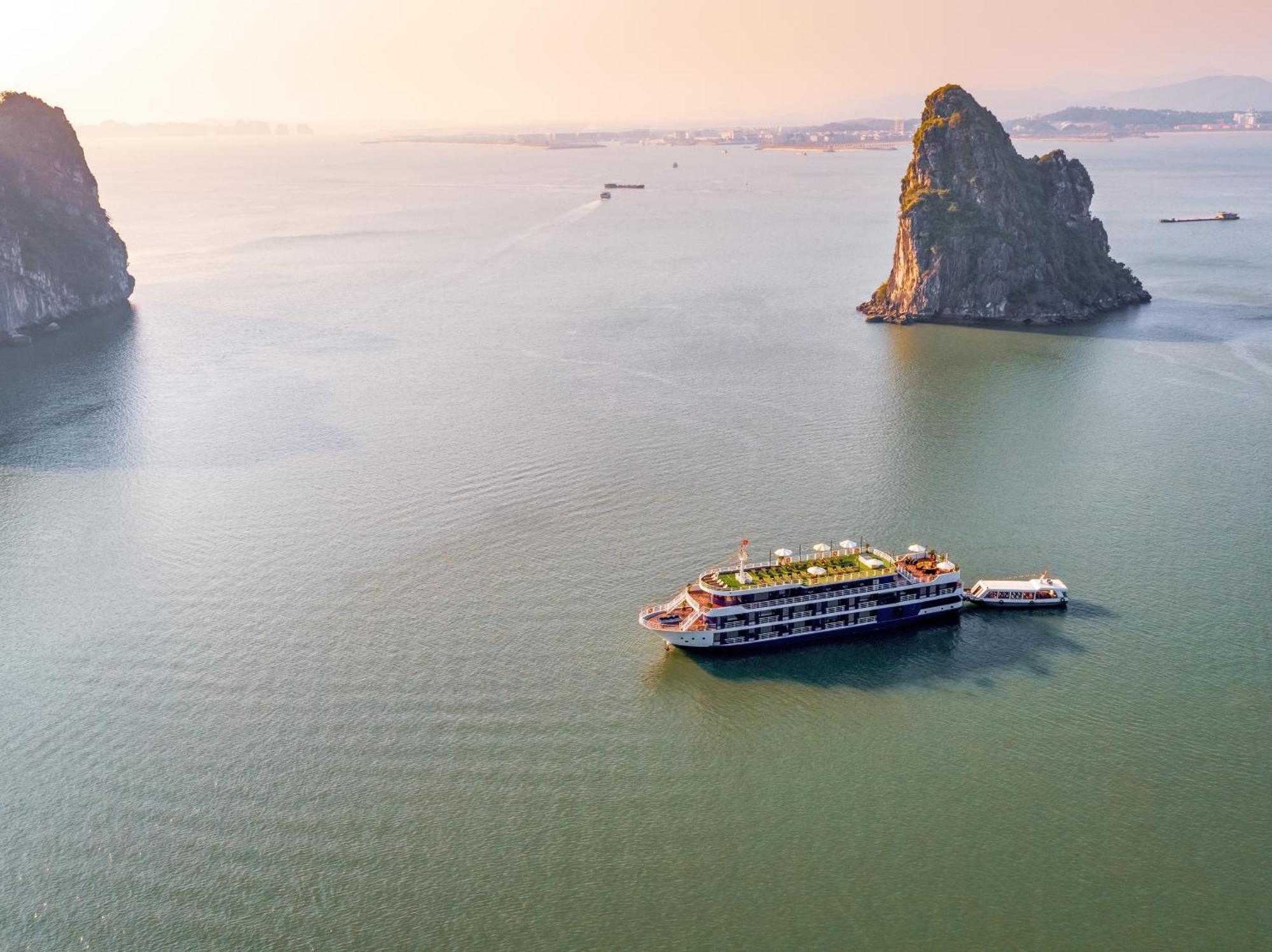 Hotel Halong Dragon Bay Cruise Ha Long Exteriér fotografie